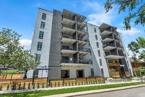1311 Cook apartments with large balconies and outdoor patio space.