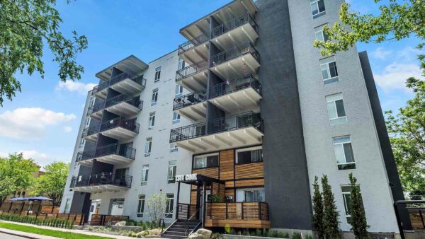 1311 Cook apartments with large balconies and outdoor patio space.