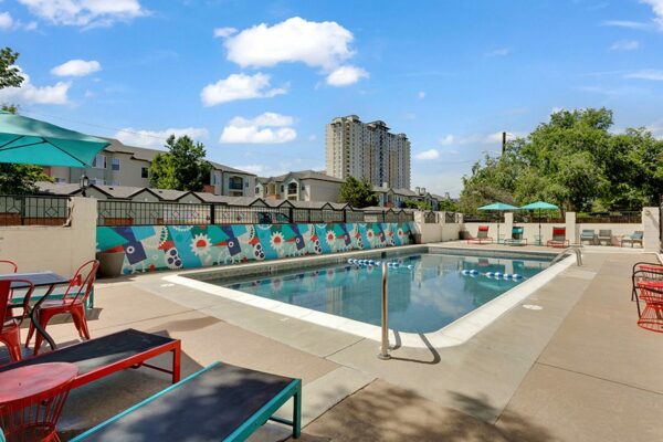180 Flats outdoor pool with lounge chairs.
