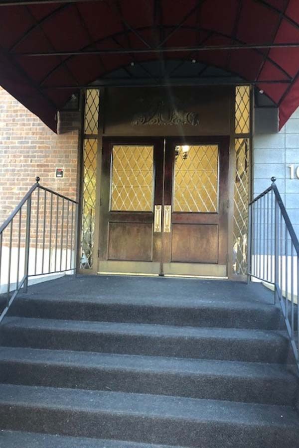 Pre-renovation entrance at the Scot.