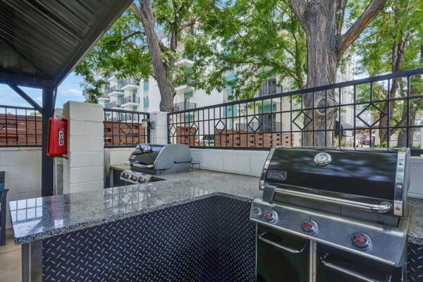 180 Flats outdoor grilling area.