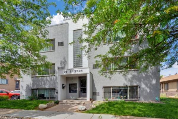 front shot of 25 emersonapartments