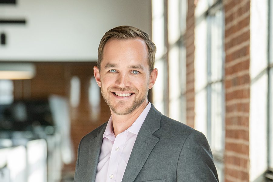 Headshot of Geoff Roth.