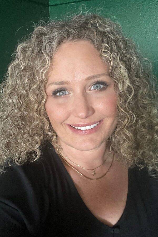 Headshot of Devra Tobman.