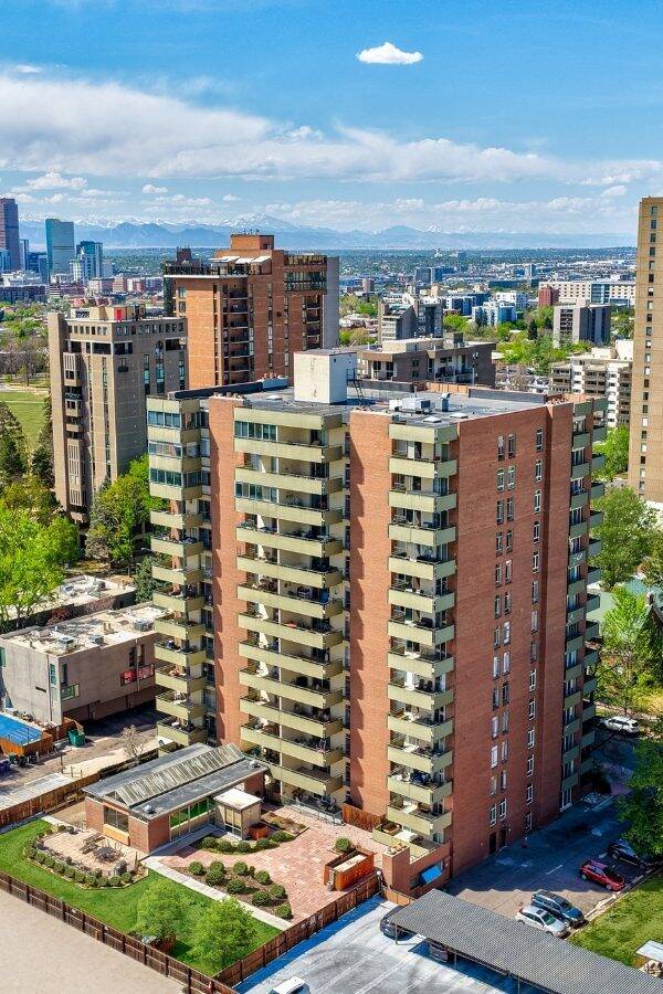 exterior ariel shot of manchester apartments